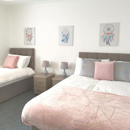 Parking, Smart Tv'S In All Rooms, Central Location Swansea Extérieur photo