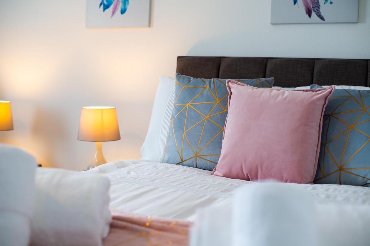 Parking, Smart Tv'S In All Rooms, Central Location Swansea Extérieur photo