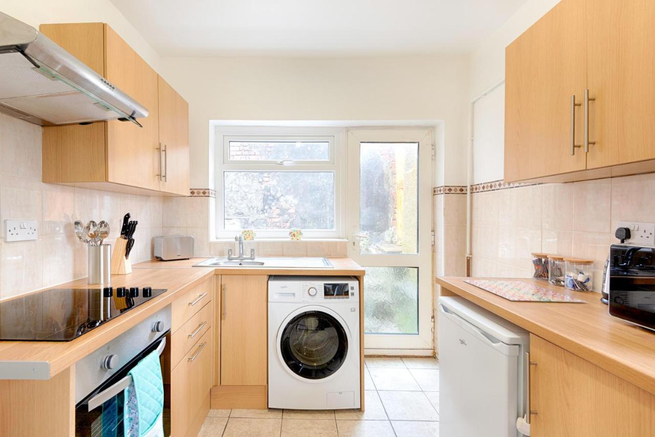 Parking, Smart Tv'S In All Rooms, Central Location Swansea Extérieur photo