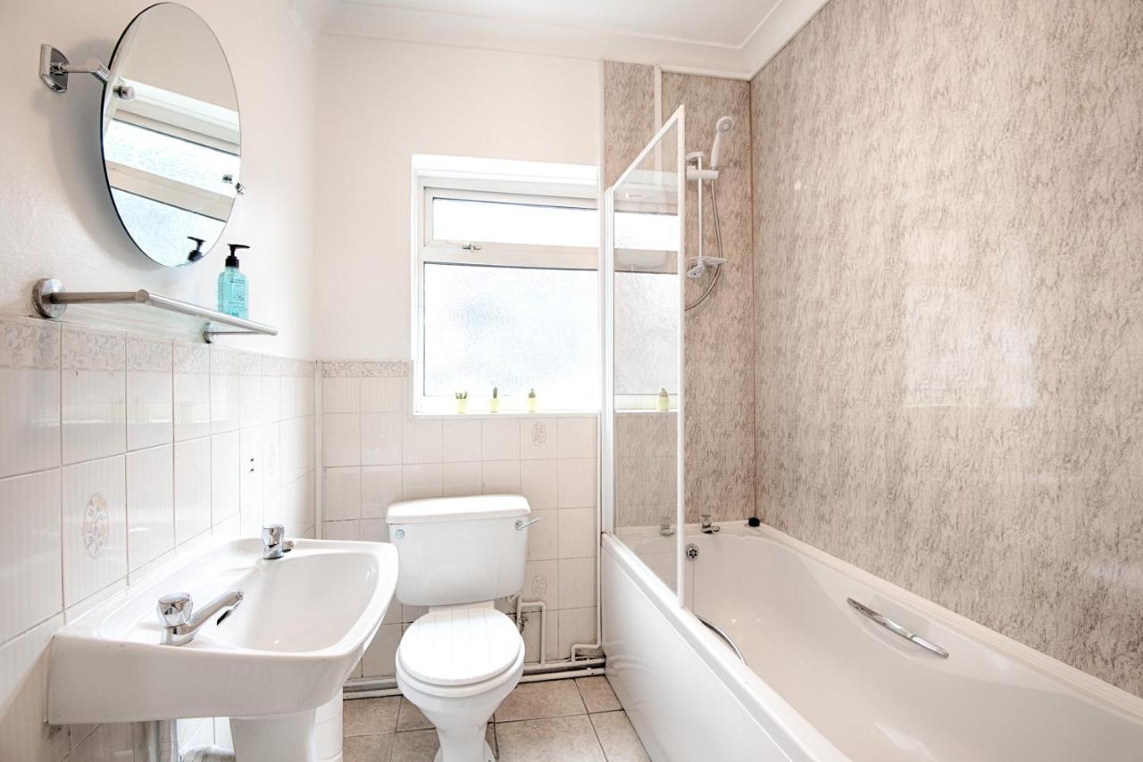 Parking, Smart Tv'S In All Rooms, Central Location Swansea Extérieur photo