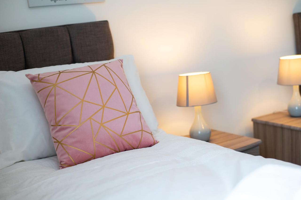 Parking, Smart Tv'S In All Rooms, Central Location Swansea Extérieur photo