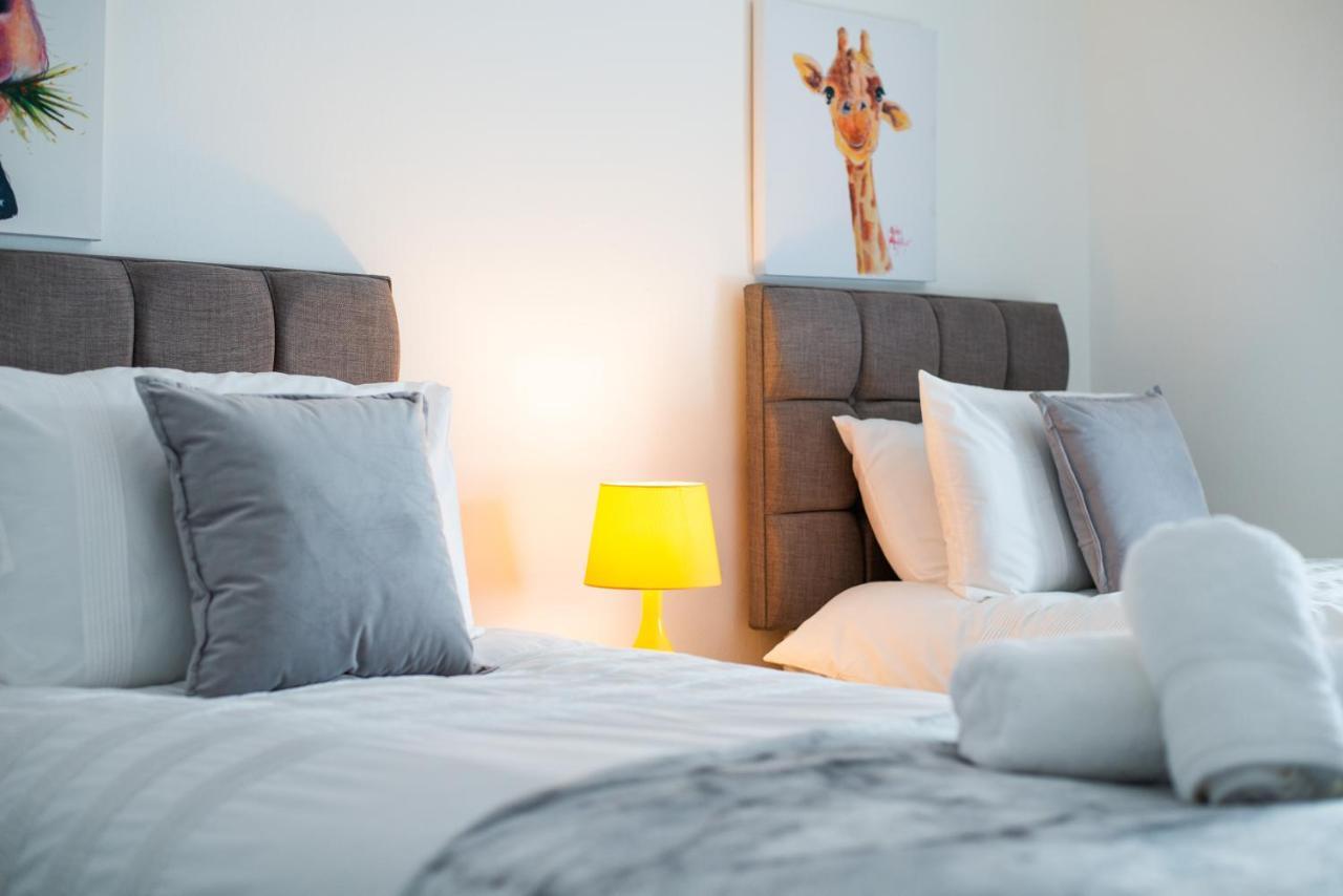 Parking, Smart Tv'S In All Rooms, Central Location Swansea Extérieur photo