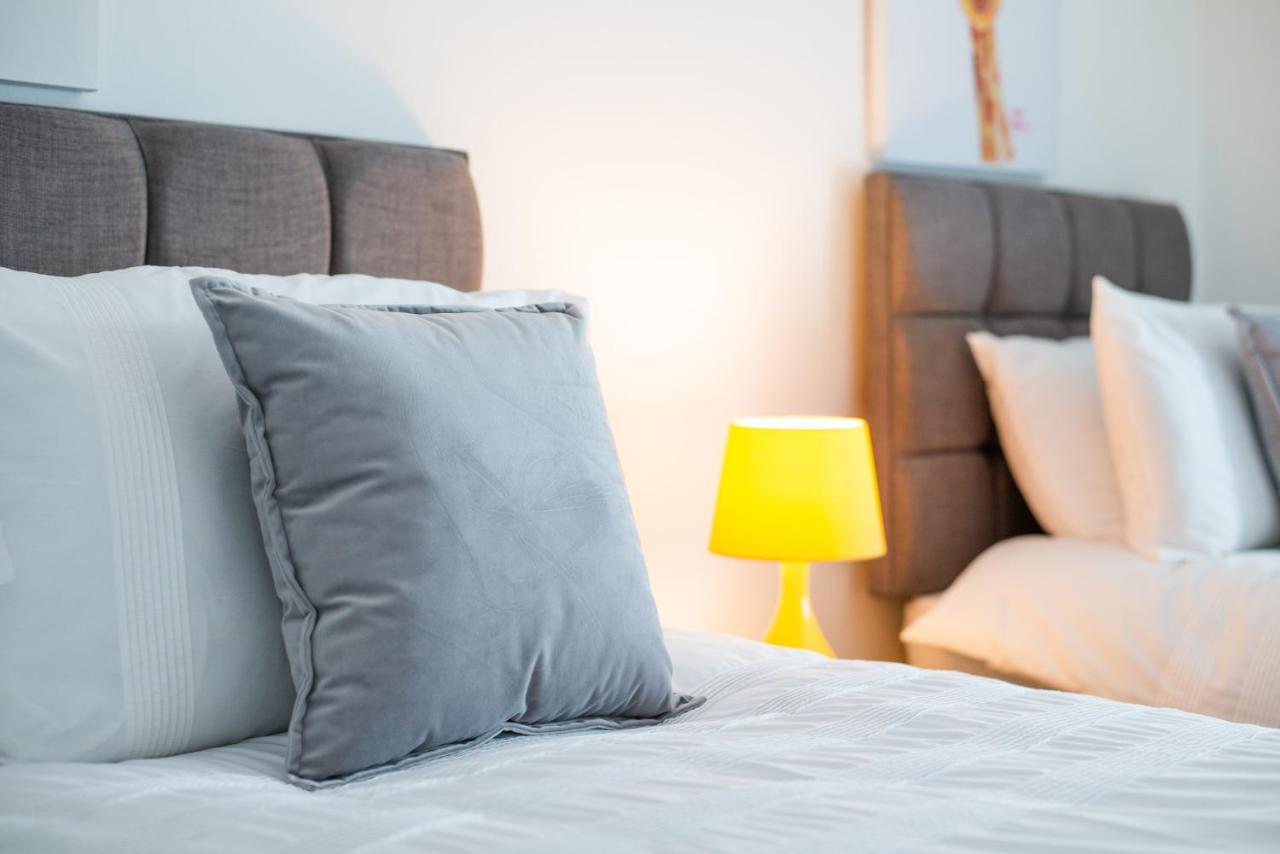 Parking, Smart Tv'S In All Rooms, Central Location Swansea Extérieur photo